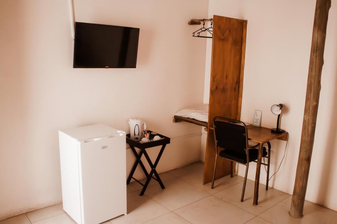 Leeville Guesthouse Касане Экстерьер фото